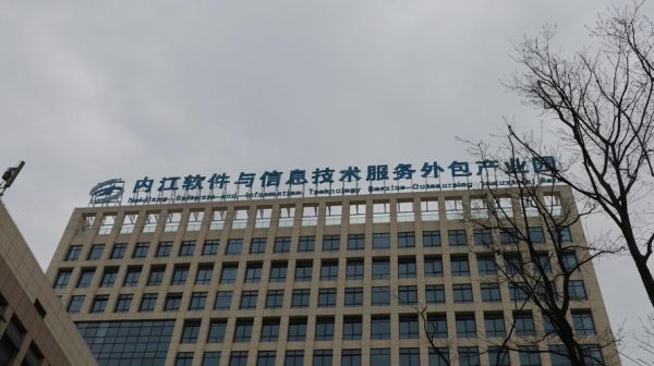 呼叫中心外包多少钱_自建还是外包好