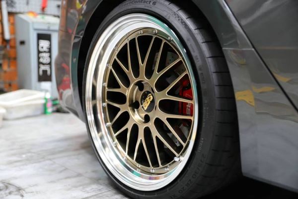 汽车轮毂哪个品牌好_轮毂改装合法吗