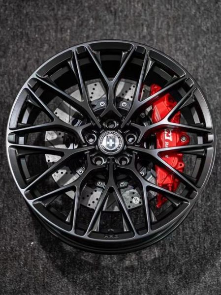 汽车轮毂哪个品牌好_轮毂改装合法吗