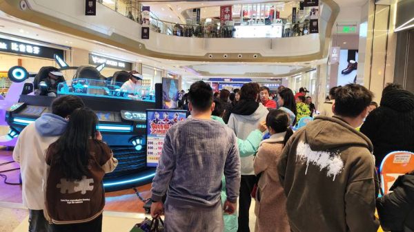 VR体验馆怎么赚钱_VR设备多少钱一套