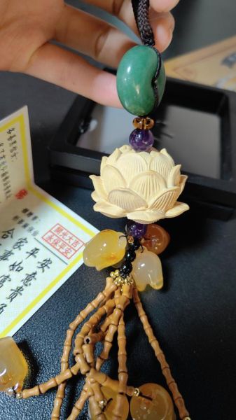 汽车挂件什么材质好_汽车挂件怎么选