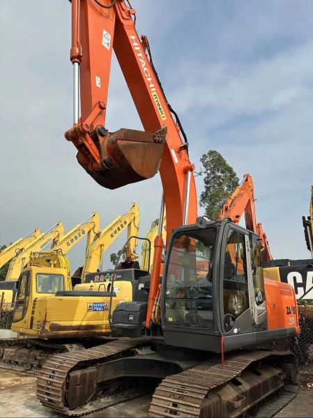 重型机械租赁价格怎么算_二手挖掘机选购技巧