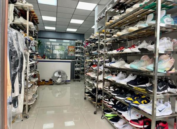 擦鞋店赚钱吗_2024年还能开擦鞋店吗