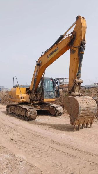 挖掘机多少钱一台_二手挖掘机怎么选