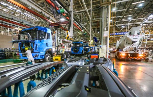 2014年重卡销量下滑原因_重卡行业未来走势如何