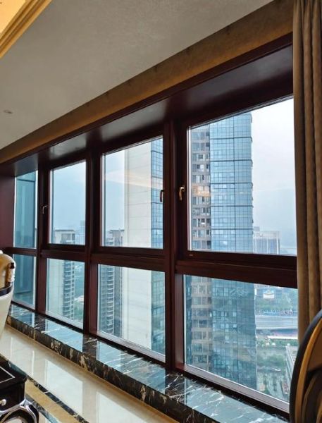 铝包木窗价格多少钱一平_铝包木窗和断桥铝哪个好