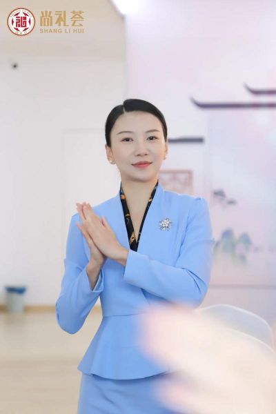 礼仪培训前景怎么样_礼仪培训师收入高吗