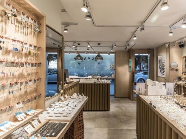 中国饰品品牌有哪些_饰品加盟赚钱吗