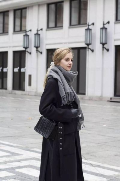 围巾怎么搭配好看_围巾有哪些流行材质