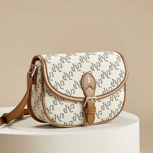 2024年最流行女包款式有哪些_如何挑选适合自己的通勤包