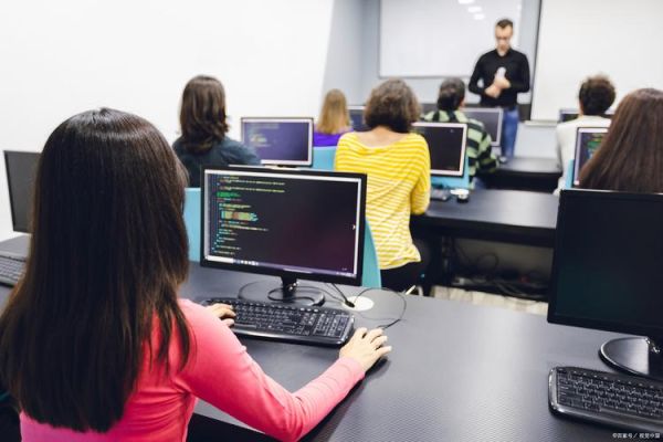 IT行业工作环境怎么样_程序员加班严重吗