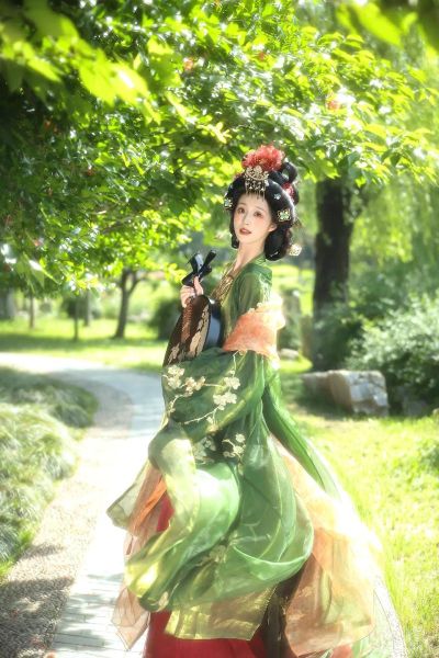 汉服市场前景怎么样_汉服创业赚钱吗