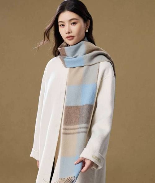 围巾怎么搭配衣服_围巾什么材质最保暖