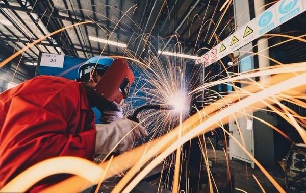 电焊工未来前景怎么样_电焊工工资高吗