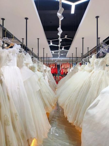 2024婚纱行业前景怎么样_婚纱店还能赚钱吗