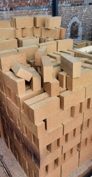 耐火材料有哪些种类_如何选择耐火砖