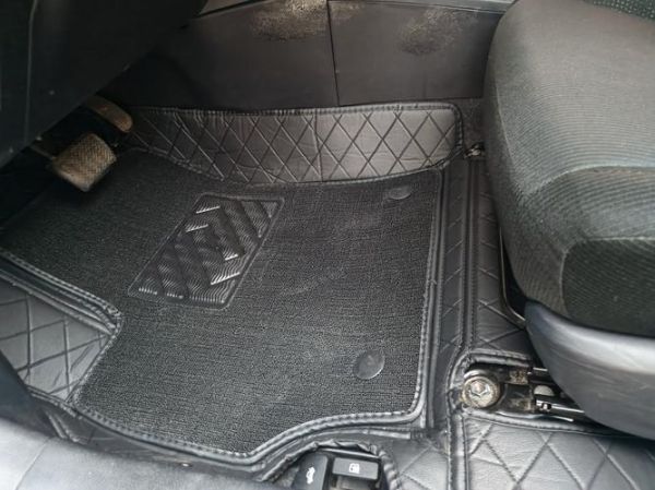 汽车脚垫什么材质好_汽车脚垫多久换一次