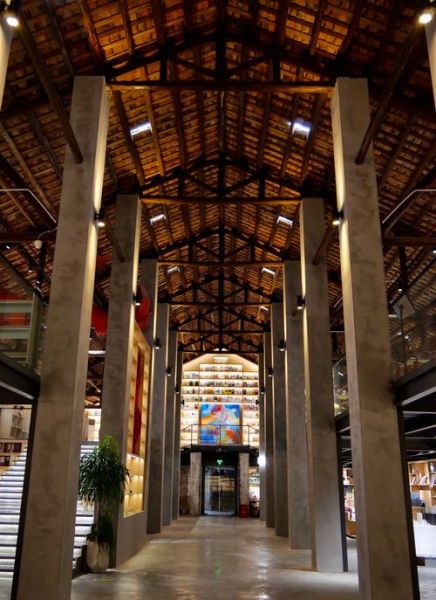 实体书店如何转型_书店还能赚钱吗