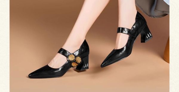 女鞋品牌怎么选_2024流行女鞋款式有哪些