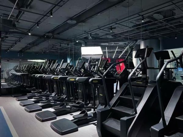 重庆健身房哪家好_重庆私教课价格贵吗