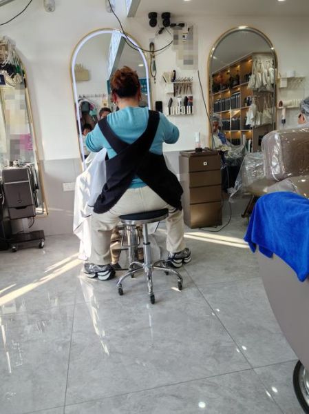 美发行业前景怎么样_现在开美发店还赚钱吗