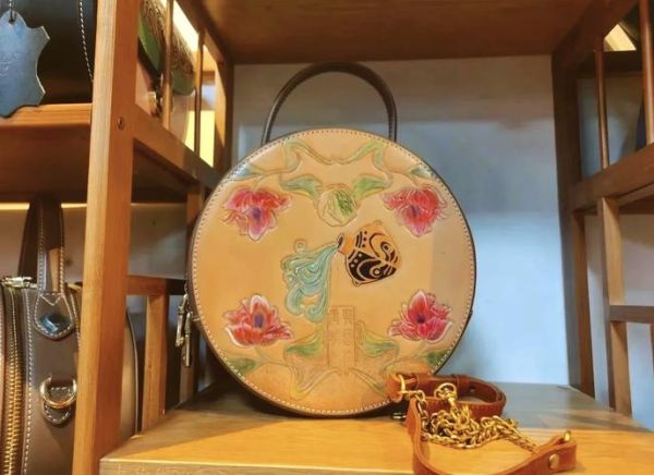 皮雕前景怎么样_皮雕行业值得投资吗